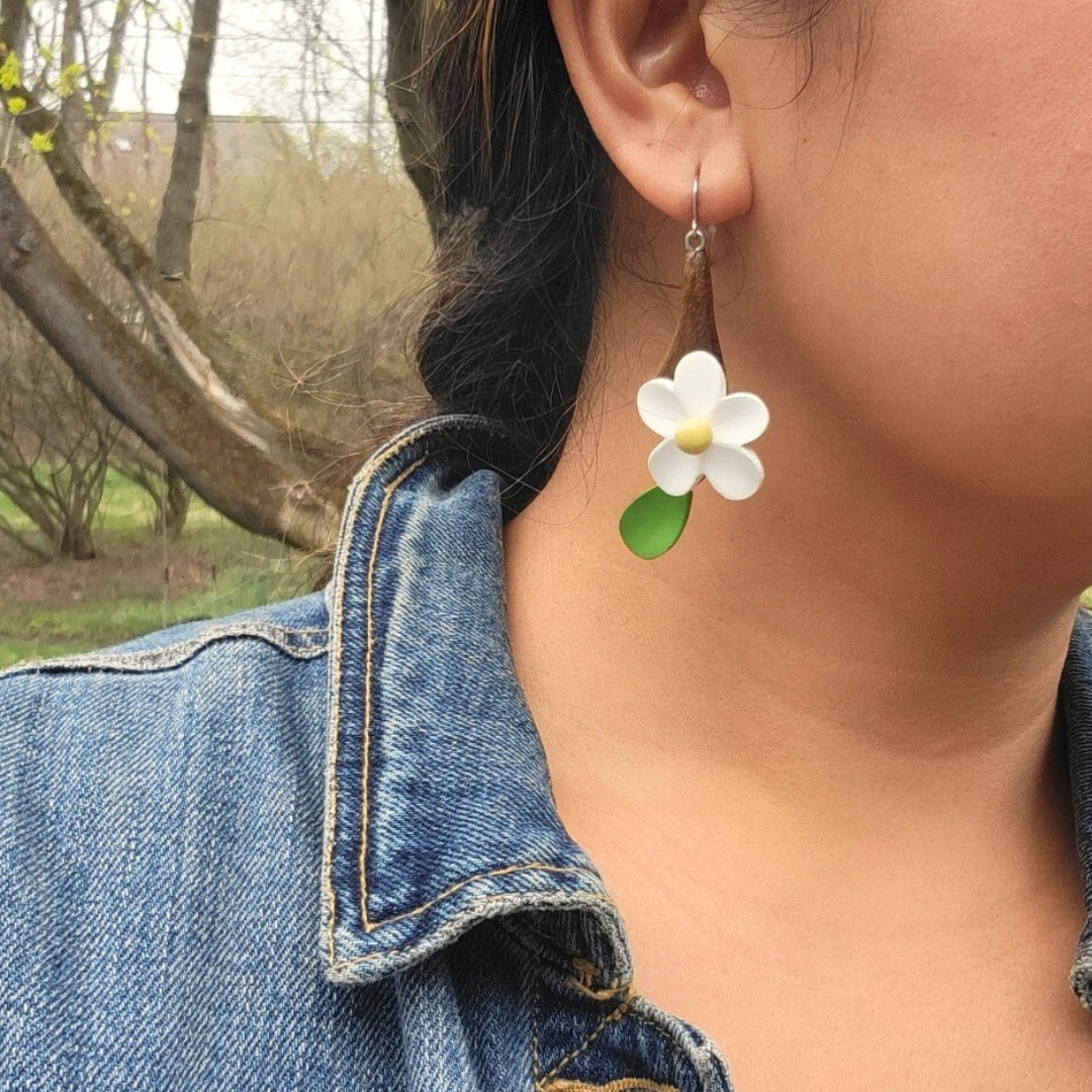 White Flowers Earrings